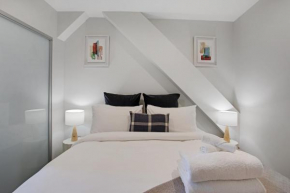 Augustus Harmony Apartment with Parking - Air-con